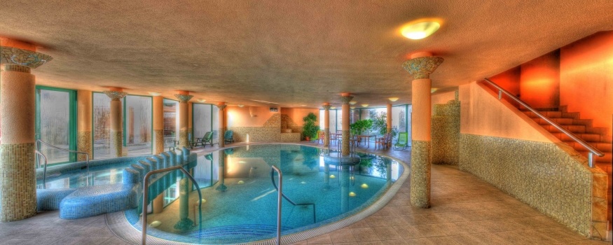 Lugas Hotel és Étterem
