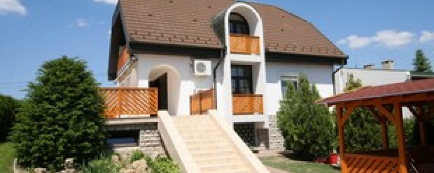 Napfény villa
