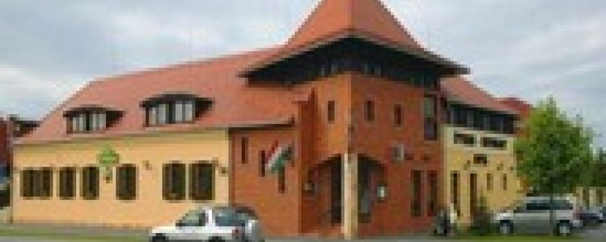 Vadász Hotel és Étterem